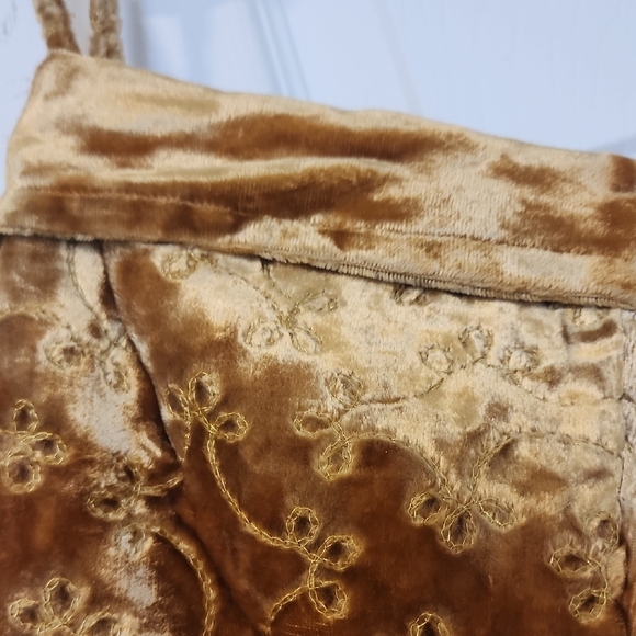 Luxurious Pair Of Velvet Holiday Stockings - Red and Gold. - Picture 5 of 10